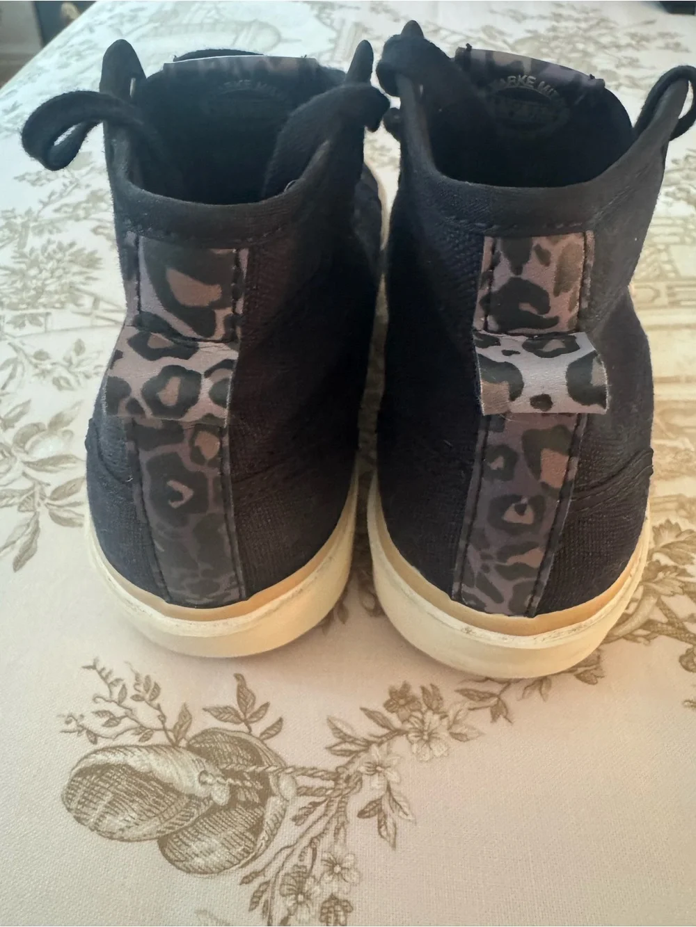 Adidas 6.5 Nizza Trek Black Magic Beige Trek Athletic Shoe Sneaker Y2K Festival